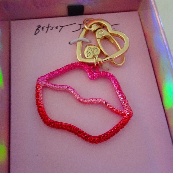 Betsey Johnson Accessories - NEW Betsey Johnson Pink & Red Lips Bag Charm Keychain- Y2K McBling Style Jewelry